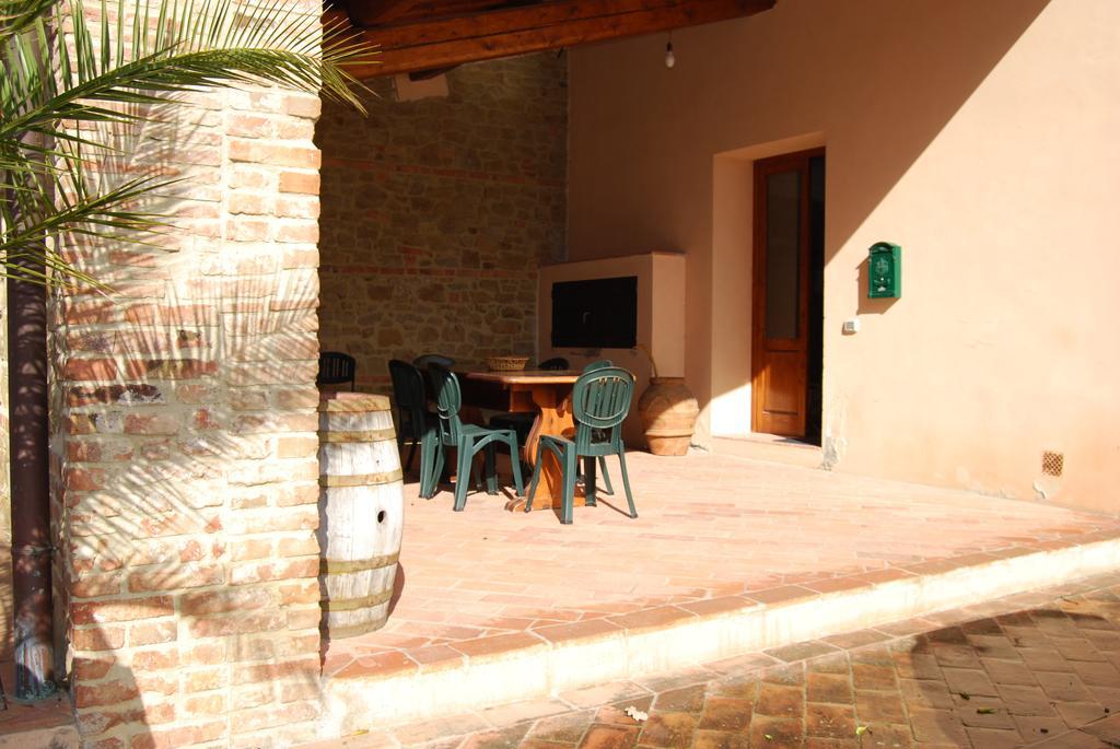 Francesca Apartment مونتيلوبو فيورنتينو المظهر الخارجي الصورة